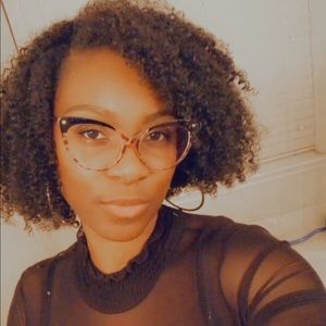 Meet your Posher, Kayla